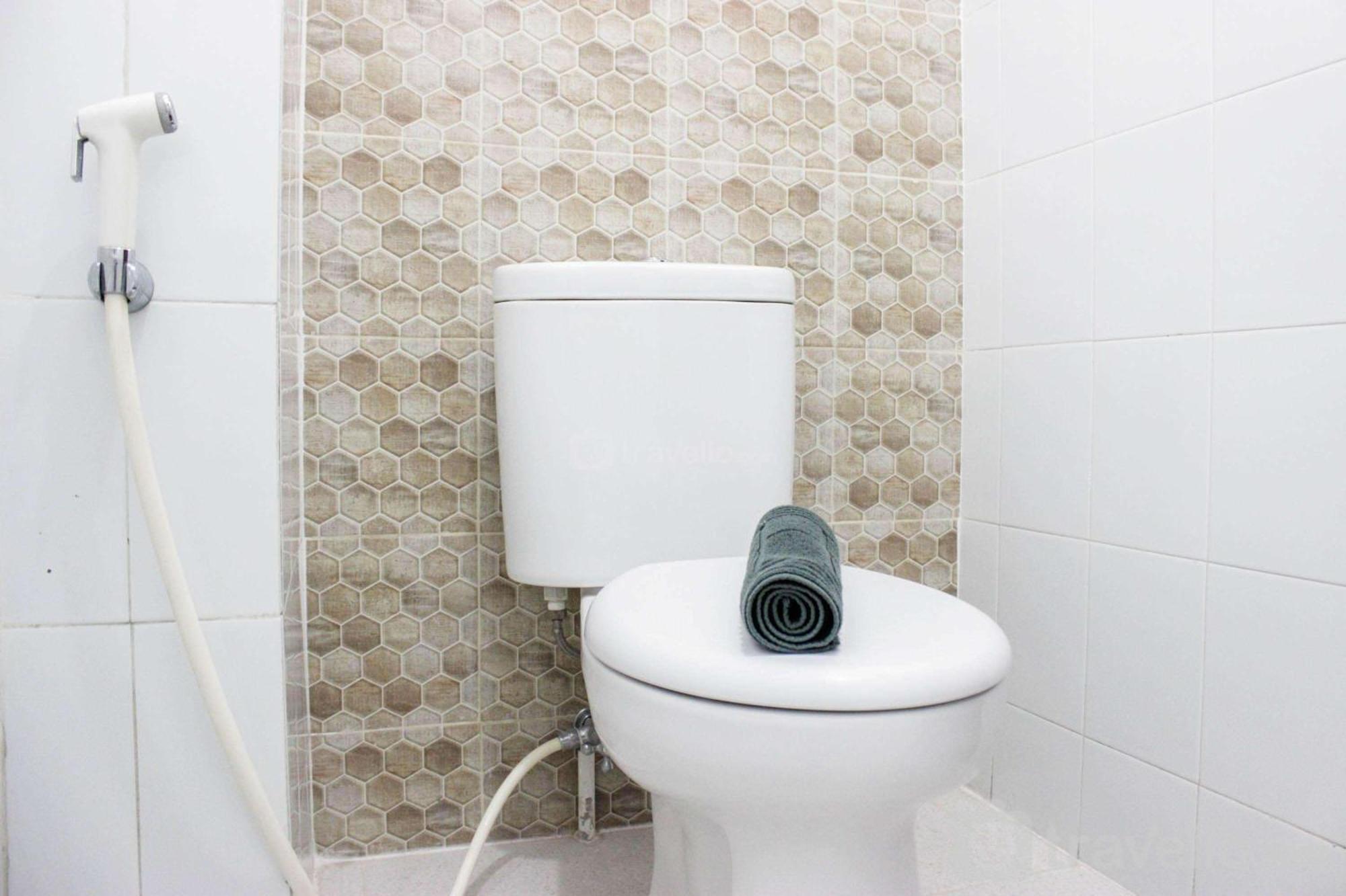 Spacious & Deluxe 2br Gateway Ahmad Yani Cicadas By Travelio Apartemen