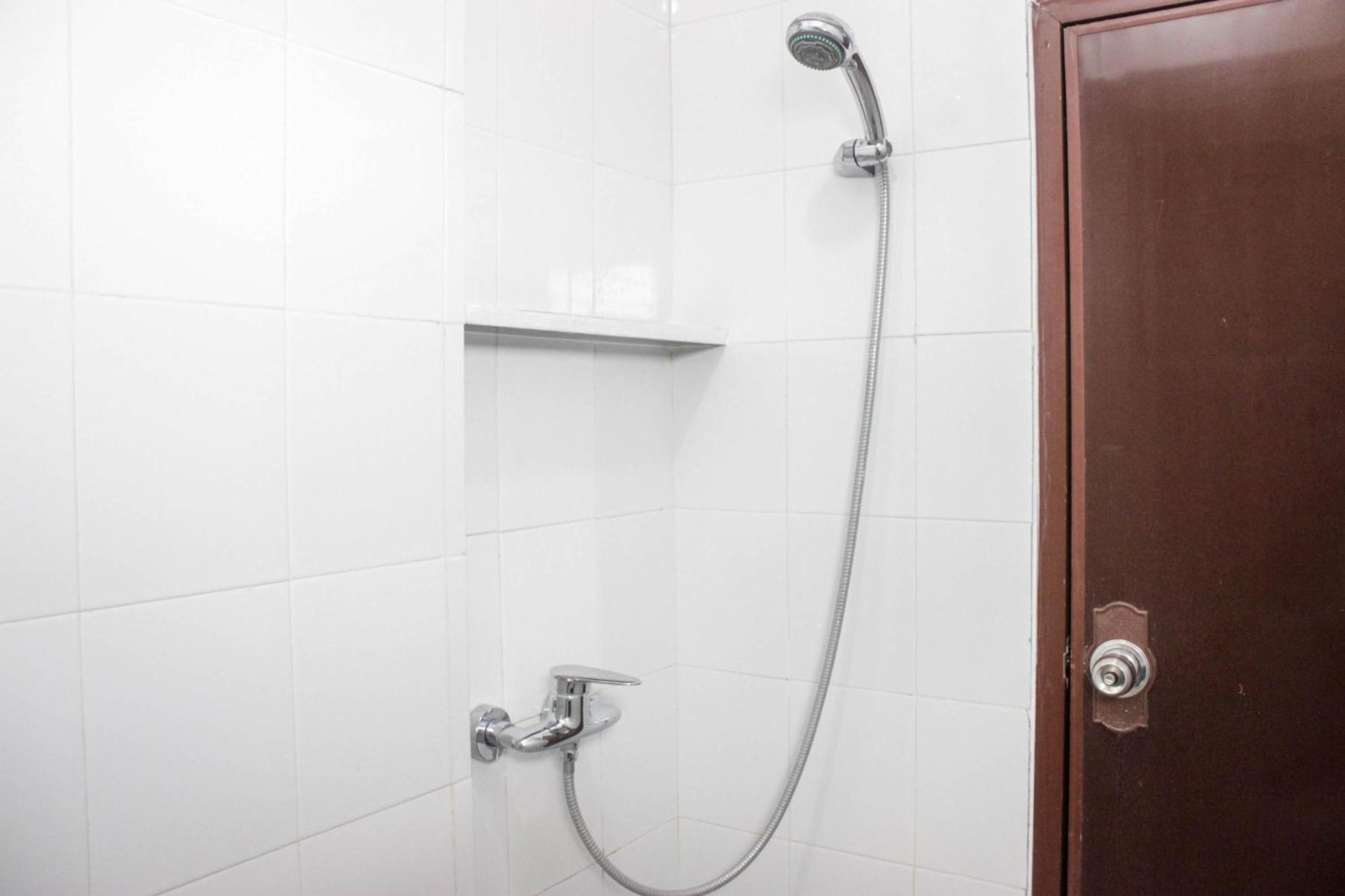 Spacious & Deluxe 2br Gateway Ahmad Yani Cicadas By Travelio Apartemen Bandung